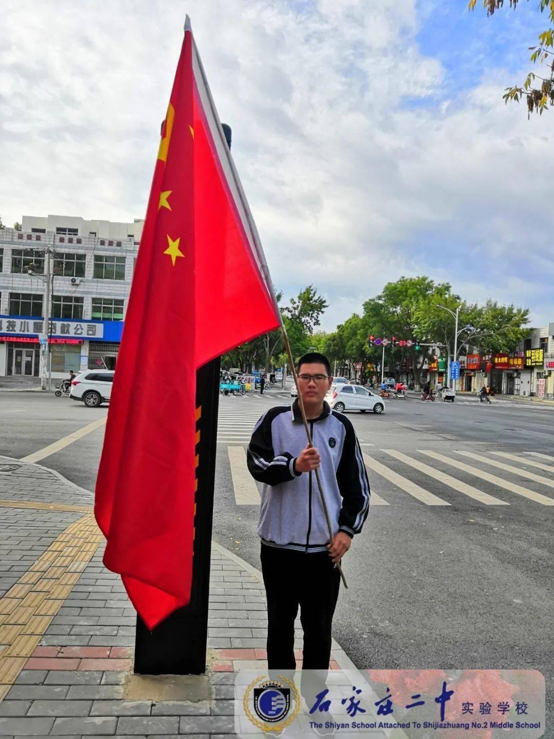 救援困倦的男孩
